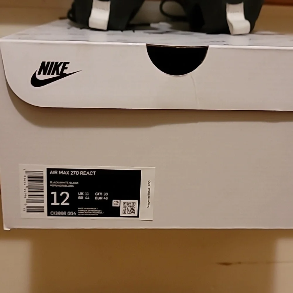 Nike Airmax 270 React - Picture 10 of 11